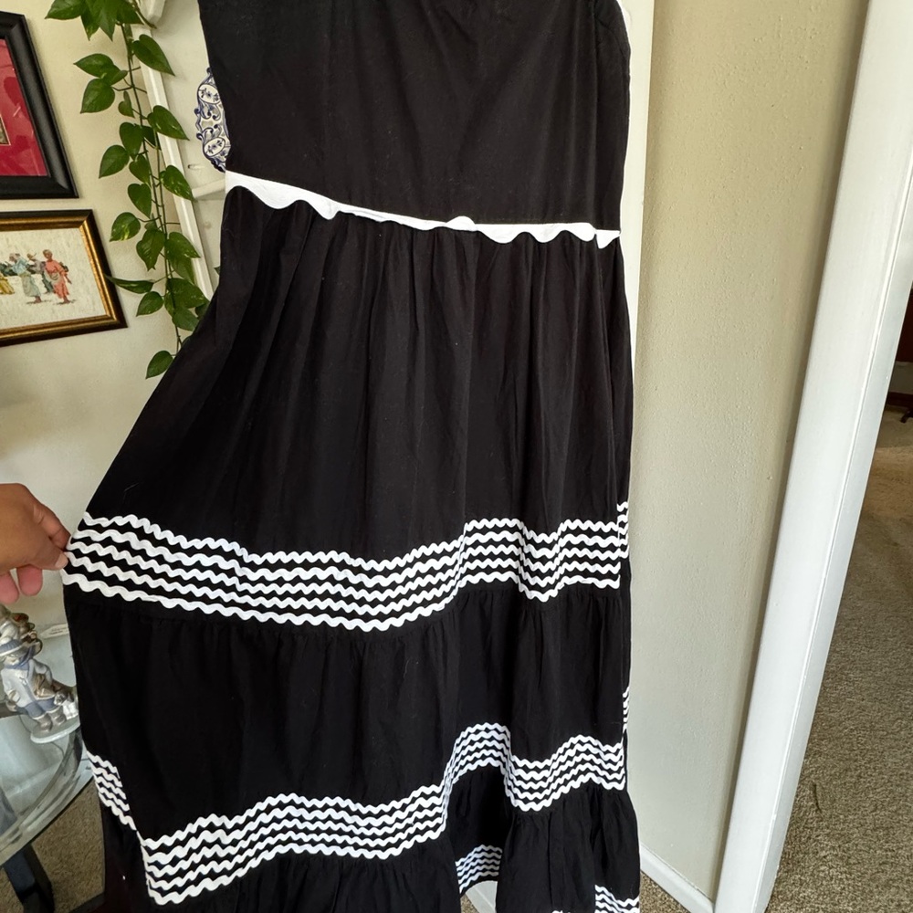 Elegant Black and White Dress